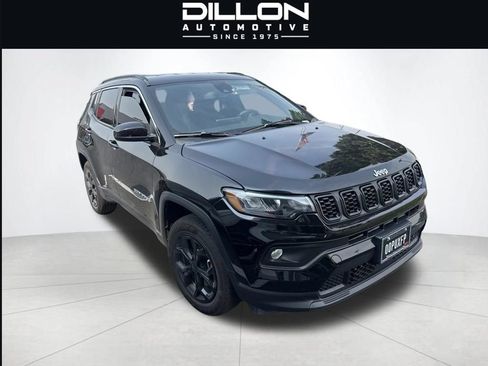 Used 2024 Jeep Compass Latitude AWD/4WD image 6