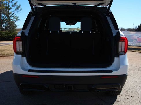 New 2026 Ford Explorer ST-Line image 8