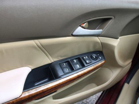 Used 2010 Honda Accord EX-L image 18