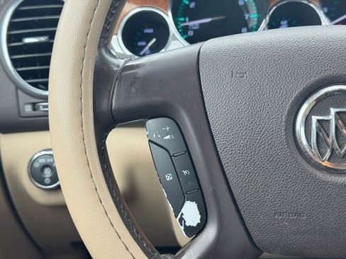 Used 2010 Buick Enclave CXL image 27