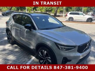 Used 2025 Volvo XC40 B5 Plus AWD/4WD video 1