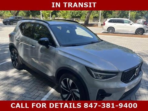 Used 2025 Volvo XC40 B5 Plus AWD/4WD image 1