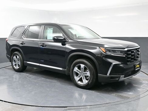 Used 2025 Honda Pilot EX-L image 3