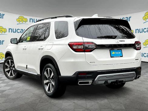 New 2025 Honda Pilot Touring image 5