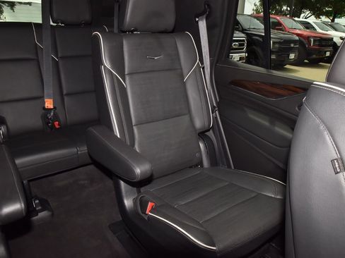 Used 2023 Cadillac Escalade Premium Luxury AWD/4WD image 21