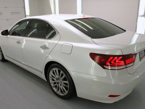 Used 2017 Lexus LS 460 w/ Comfort Package RWD image 6