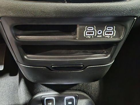 Used 2021 Chrysler Pacifica Touring-L w/ S Appearance Package image 40