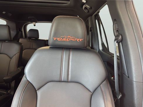 Used 2025 Honda Pilot TrailSport image 24