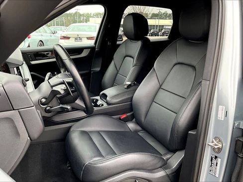 Used 2024 Porsche Cayenne image 14