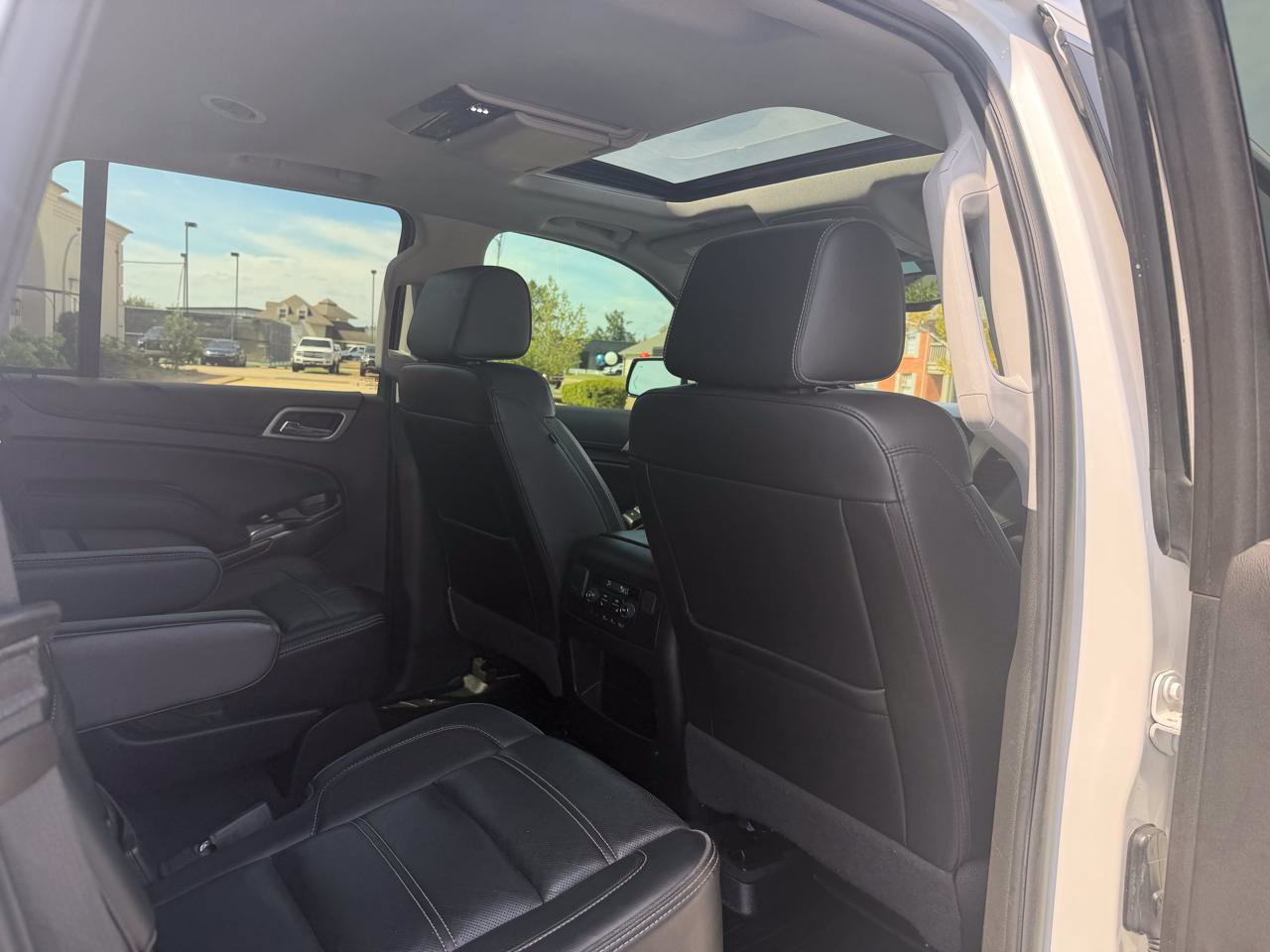 Used 2020 GMC Yukon Denali w/ Denali Premium Package RWD image 18