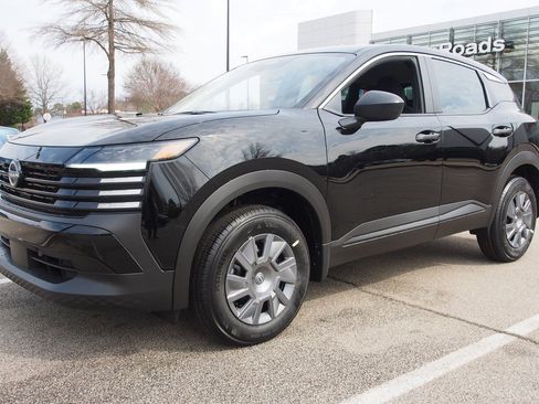 New 2026 Nissan Kicks S image 3