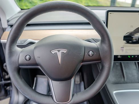 Used 2023 Tesla Model Y Long Range AWD/4WD image 5