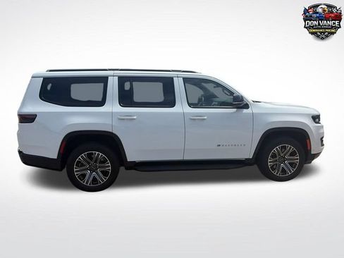 Used 2025 Jeep Wagoneer 4WD image 7
