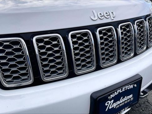 Used 2021 Jeep Grand Cherokee Overland AWD/4WD image 29
