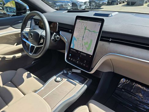 Certified 2025 Volvo EX90 Plus AWD/4WD image 11