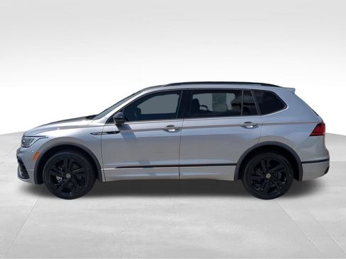 Certified 2023 Volkswagen Tiguan SE R-Line FWD image 6