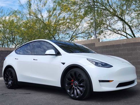 Used 2021 Tesla Model Y Performance image 3