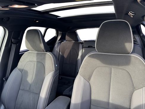 Certified 2025 Volvo XC40 B5 Plus image 19