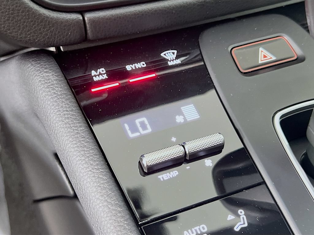 Certified 2026 Porsche Macan AWD/4WD image 18