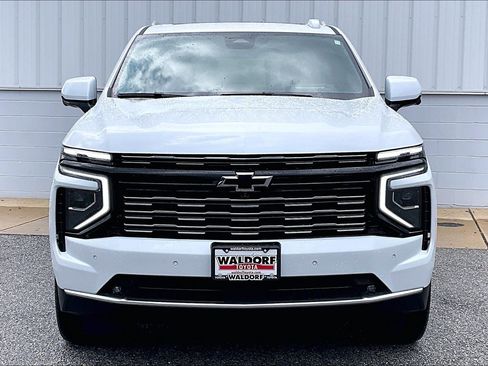 Used 2026 Chevrolet Tahoe High Country AWD/4WD image 3