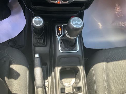 Used 2020 Jeep Wrangler Sport AWD/4WD image 22