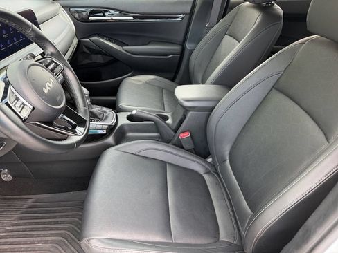 Used 2024 Kia Seltos EX FWD image 10