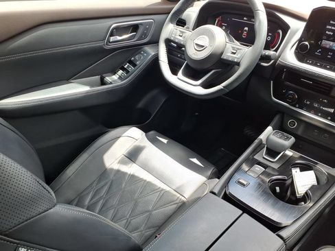 Used 2023 Nissan Rogue Platinum w/ Platinum Premium Package FWD image 9