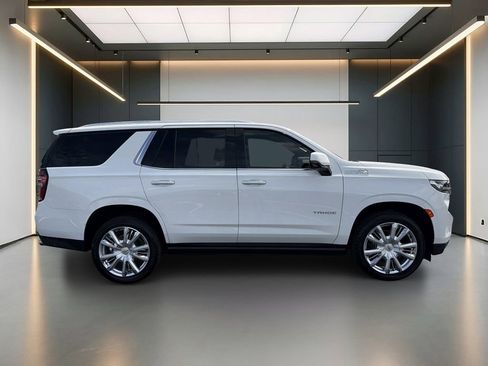 Used 2021 Chevrolet Tahoe High Country w/ Premium Package AWD/4WD image 6