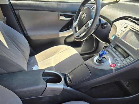 Used 2012 Toyota Prius Two FWD image 4