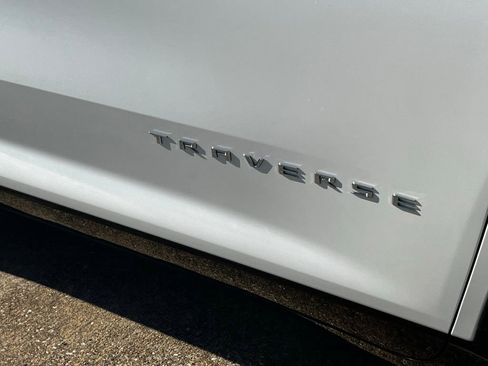 Used 2025 Chevrolet Traverse High Country image 22