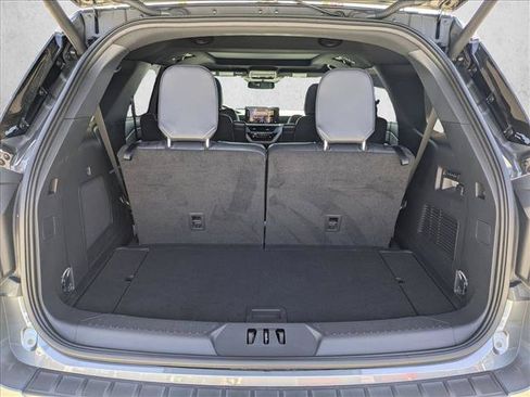 Used 2025 Ford Explorer ST AWD/4WD image 6