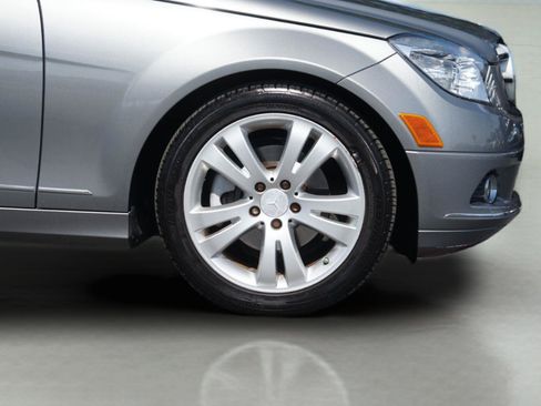 Used 2008 Mercedes-Benz C 300 Sedan image 4
