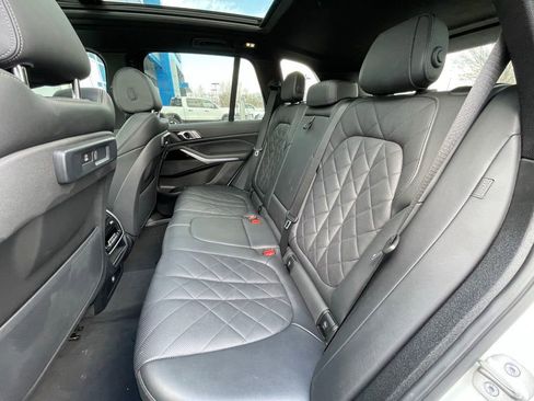 Used 2023 BMW X5 xDrive45e image 28