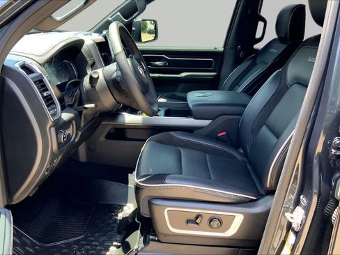 Used 2025 RAM 1500 Laramie w/ Night Edition AWD/4WD image 8
