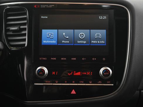 Used 2022 Mitsubishi Outlander 4WD Plug-In Hybrid image 18