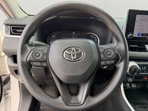 Used 2024 Toyota RAV4 XLE AWD/4WD image 19