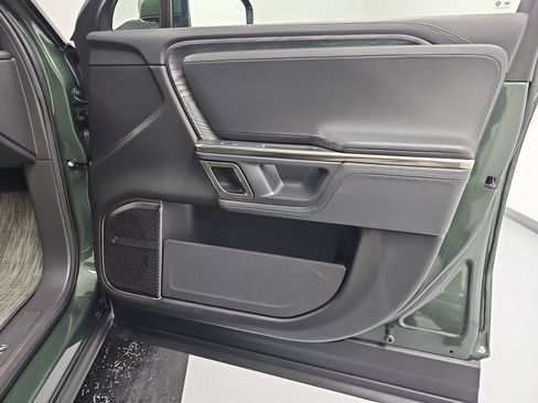 Used 2023 Rivian R1S Adventure image 18