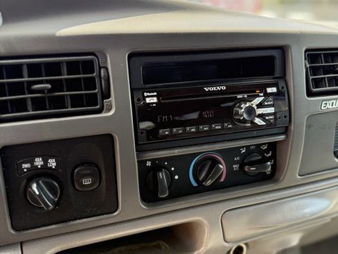 Used 2001 Ford Excursion XLT image 11