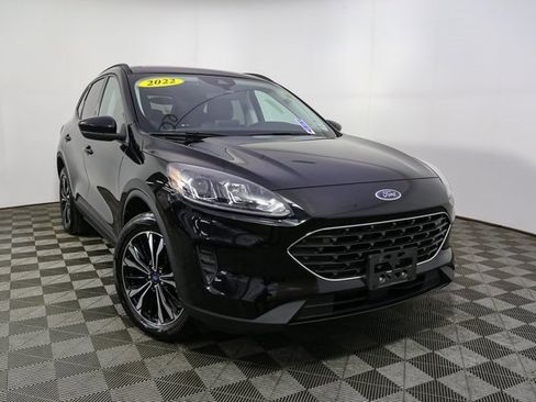 Used 2022 Ford Escape SE w/ SE Sport Appearance Package image 3