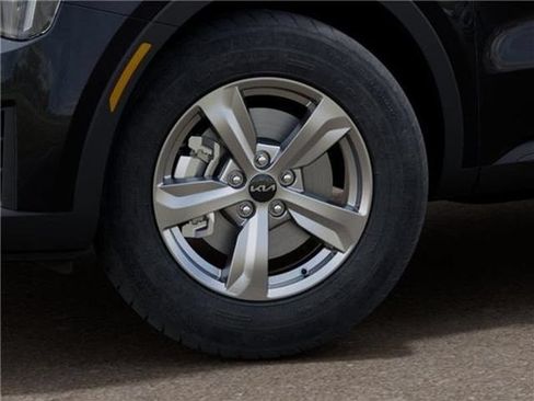New 2026 Kia Sorento LX FWD image 36