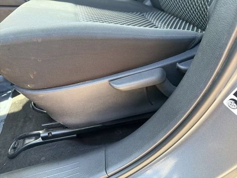 Used 2021 Nissan Versa S FWD image 10