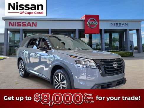 New 2025 Nissan Pathfinder Platinum image 1