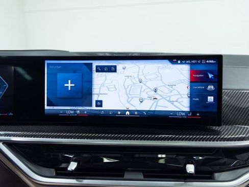 Certified 2025 BMW X7 M60i AWD/4WD image 17