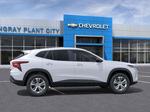 New 2026 Chevrolet Trax LS w/ Driver Confidence Package FWD image 5