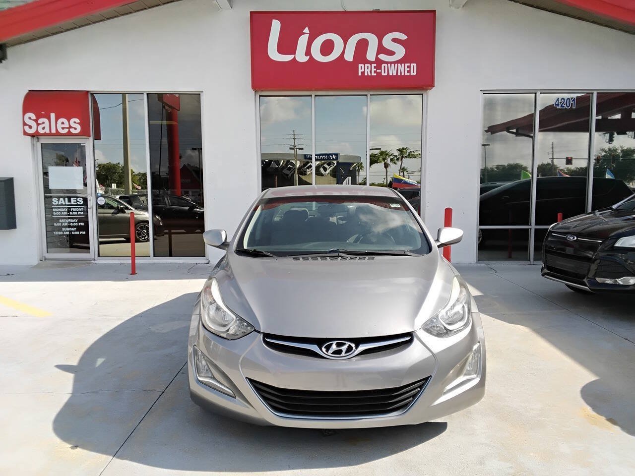 Used 2016 Hyundai Elantra SE w/ Option Group 02 FWD image 1