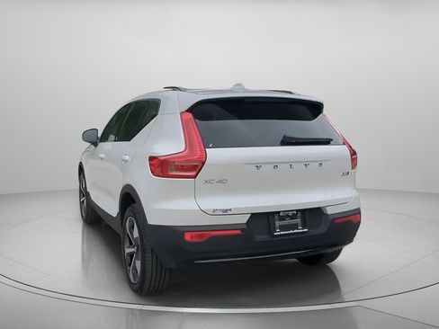 Used 2026 Volvo XC40 B5 Plus AWD/4WD image 22