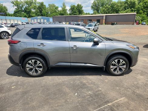 Used 2023 Nissan Rogue SV AWD/4WD image 7