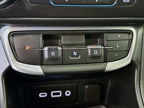Used 2024 GMC Terrain SLE FWD image 20