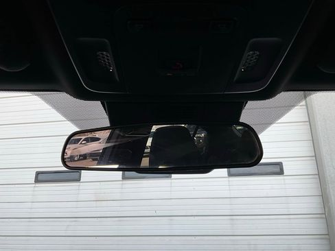 Used 2025 Toyota Camry SE image 18