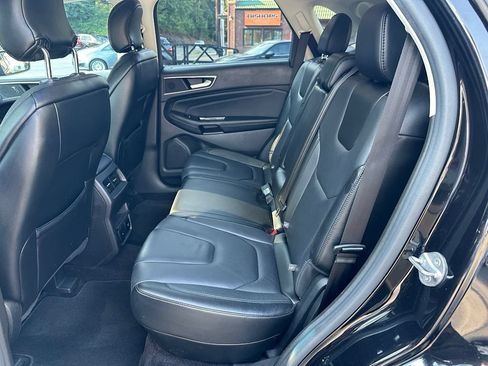 Used 2016 Ford Edge Titanium w/ Technology Package AWD/4WD image 10